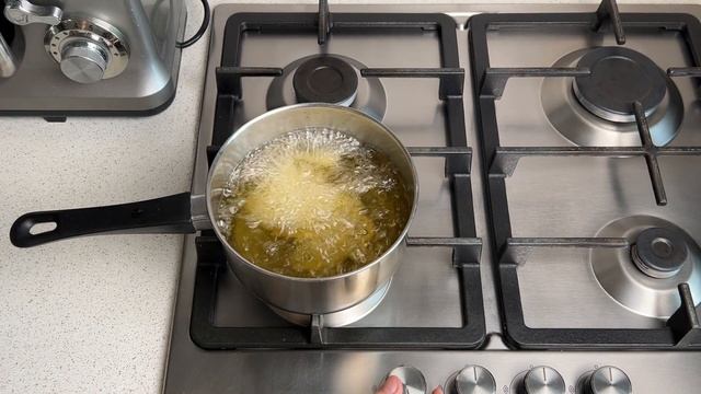 КАК ПРИГОТОВИТЬ КАРТОШКУ ФРИ БЕЗ ФРИТЮРНИЦЫ? Домашняя, хрустящая, очень вкусная, жареная в кастрюле