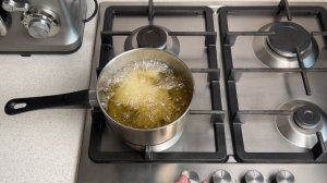 КАК ПРИГОТОВИТЬ КАРТОШКУ ФРИ БЕЗ ФРИТЮРНИЦЫ? Домашняя, хрустящая, очень вкусная, жареная в кастрюле