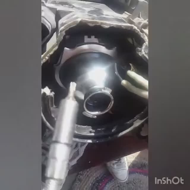 Установки нового отражателя в ближний свет в фаре рено меган 2.mp4 смотреть онлайн