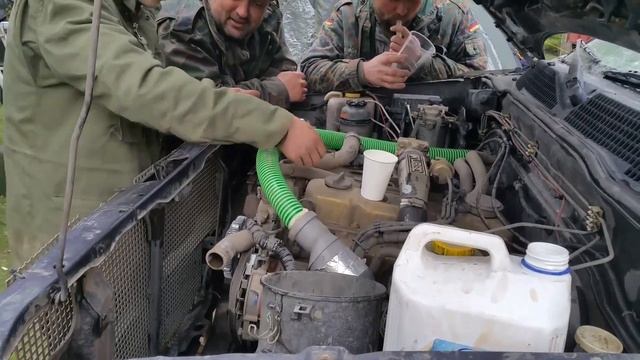 Nissan Terrano Offroad меняем водяную помпу в полевых условиях Wasserpumpe austauschen in wildnes смотреть онлайн