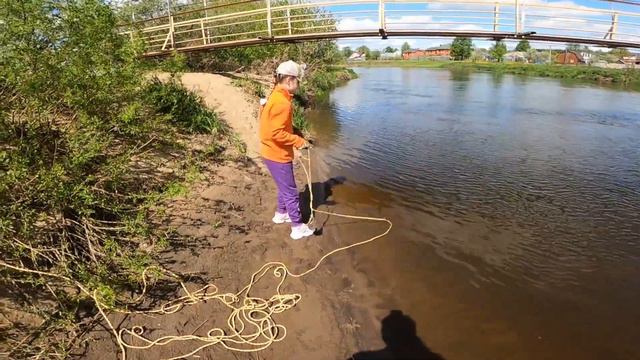 Алиса снова кидает поисковый магнит Таких чистых мест мы не встречали смотреть онлайн