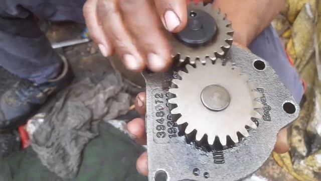 Komatsu- How To Check, Lube Oil Pump. (English)