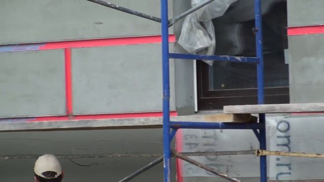 Как обрабатываются клеем с сеткой русты фасада, утеплённого минеральной ватой