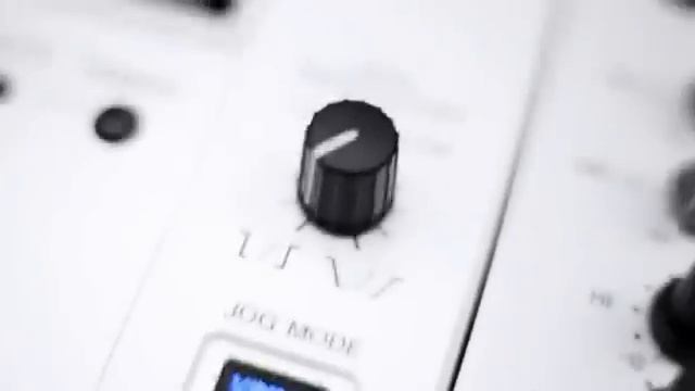 Pioneer New Color CDJ-850 & DJM-850 Pearl White смотреть онлайн