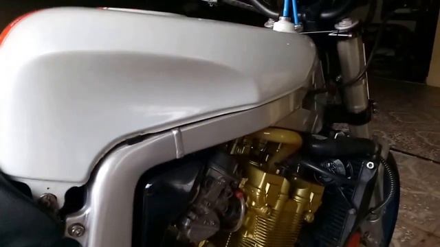 Suzuki GSX-R400 custom... Test exhaust sound смотреть онлайн