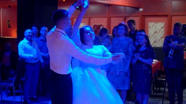 ЧУВСТВЕННЫЙ ТАНЕЦ жениха и невесты под песню a thousand years от @ChristinaPerri смотреть онлайн