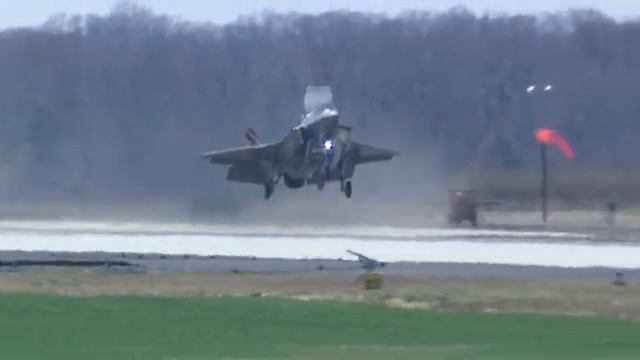 F-35 (BF-1) 1st Short Takeoff смотреть онлайн