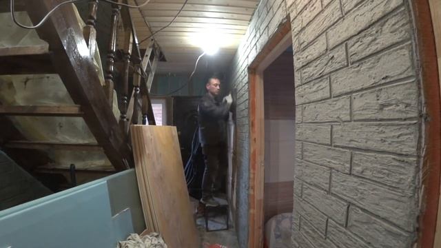 Декоративная отделка стен под кирпич. Часть 2 смотреть онлайн