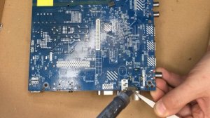 Нет сигнала. Сломали или оторвали гнездо антенны. Ремонт телевизора, снял корпус с гнездом у донора.