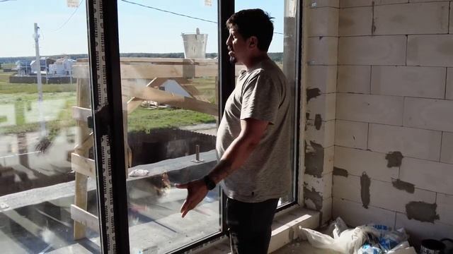 Двухэтажный дом из газобетона с гаражом и террасой. Установка окон, утепление СФТК смотреть онлайн