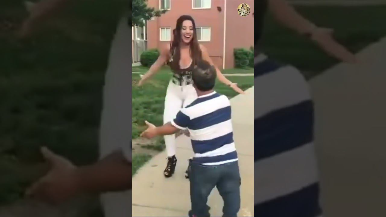 ОНА МНЕ НРАВИТСЯ - поёт БАНД ОДЕССА смотреть онлайн