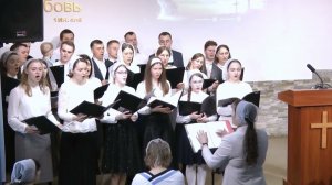 Совершилось чудо из чудес, на рассвете рано Он воскрес