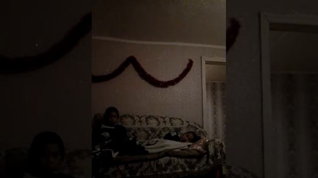 пранк скрытая камера ||С Алиной / она увидела и мы смотрим телевизор