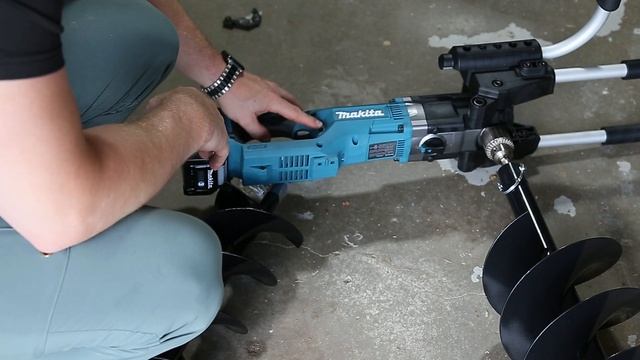 Makita 40v XGT/XPT Earth Auger Review (GGD01M1) смотреть онлайн