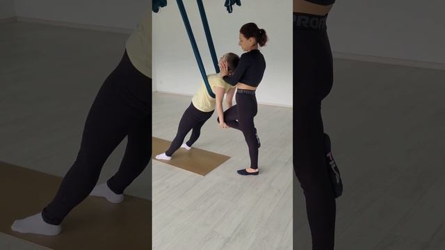 Индивидуальные персональные занятия йогой в гамаках. Нижнекамск, студия йоги "Лотос" смотреть онлайн