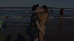 BESO O CACHETADA / BESANDO DESCONOCIDAS #2 / JULIAN MAURI