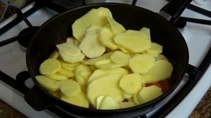 ТЕФТЕЛИ С ПОДЛИВКОЙ И КАРТОШКОЙ сразу на сковороде! Полезный, вкусный и настоящий ужин!