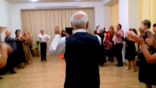 ГОСТИНАЯ В ОНЕЖСКОМ КЦ. "ХАВА-НАГИЛА"... Разве усидишь?! смотреть онлайн