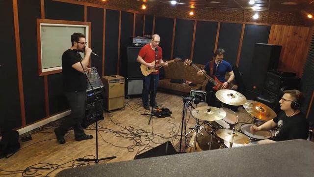 Глухой Угол - Чёрный плащ (2021.12.25 live, репетиционное) смотреть онлайн