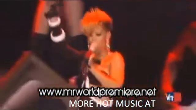 Rihanna Live At Superbowl Fan Jam