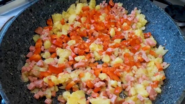 ФРИТАТА ОМЛЕТ? С КОЛБАСОЙ ОВОЩАМИ? СЫРОМ? Быстрый завтрак смотреть онлайн