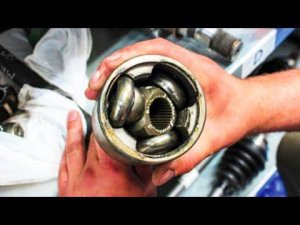 ДЛЯ ЧЕГО ОПЫТНЫЕ АВТОМОБИЛИСТЫ МЕНЯЮТ СМАЗКУ В ШРУСАХ