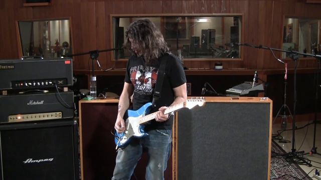 1954 Lake Placid Blue Fender Stratocaster смотреть онлайн