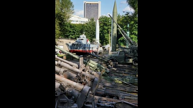 Звездный бульвар и прогулка метро Достоевского смотреть онлайн