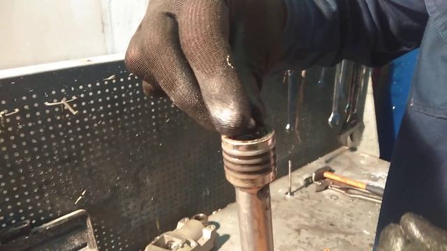 Замена ремкомплекта на HYVST EPT 450, аналог GRACO MARK V видео 2 смотреть онлайн