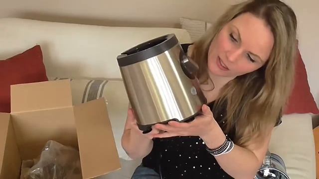 UNBOXING - Philips Mixer HR2093 + 1. Smoothie-Versuch смотреть онлайн