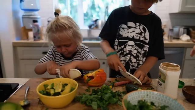 What my Vegan Kids ate Today in Hawaii смотреть онлайн