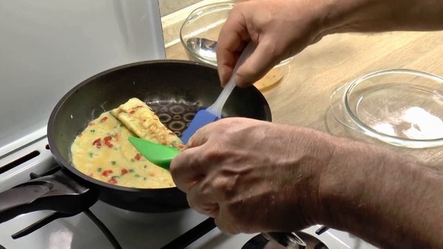 Омлет - рулет | Просто, вкусно, очень красиво! смотреть онлайн