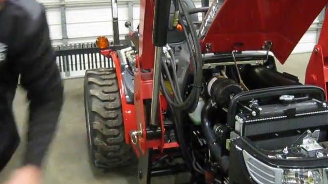 How to check oil on a Mahindra Max tractor смотреть онлайн
