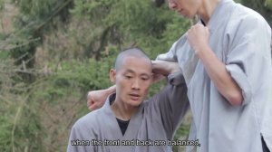 Стоять столбом - метод тренировки от мастера Ши Хенг И