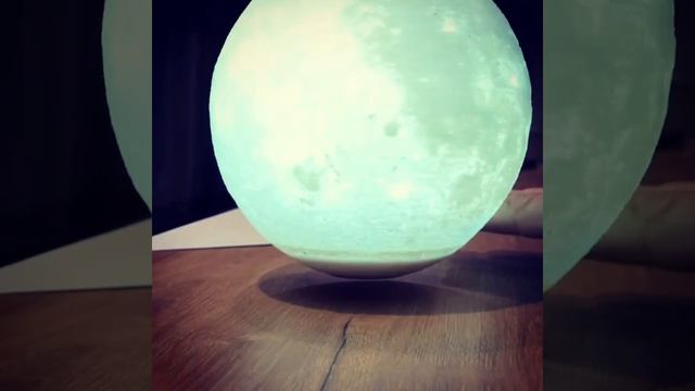 Встроенная в стол Левитирующая луна MoonFlight / iqtable.ru смотреть онлайн
