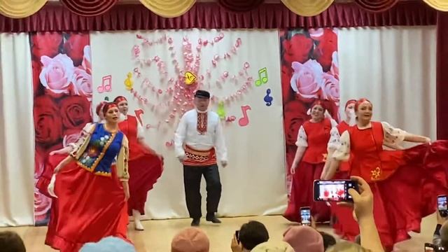 Танец «Мужиков надо любить» смотреть онлайн