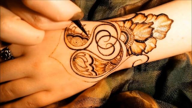 Paisley Flower Mehndi design/Цветочно-огуречное мехенди смотреть онлайн