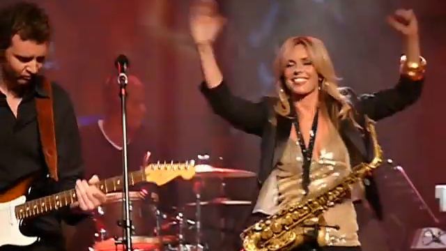 CANDY DULFER LIVE - ON AND ON (WILCO KOSTER -KEYBOARDS, BAS MULDER- GUITAR) смотреть онлайн