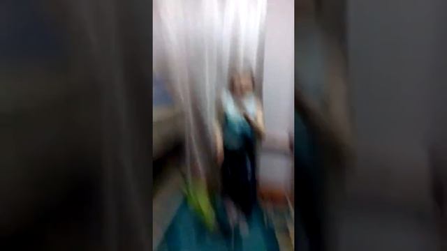 2 минуты танцев. Посмотри обязательно снимала специально так? смотреть онлайн