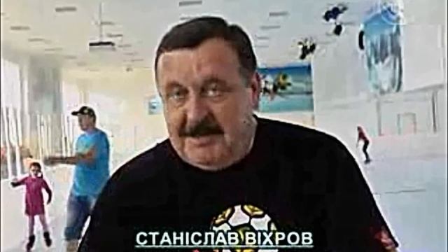 Чернигов: каток с синтетическим льдом Супер-Глайд с хоккейной разметкой смотреть онлайн