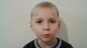 Дети поздравляют воспитателя с днем рождения.