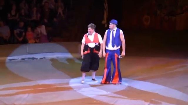 Видео для детей. Клоуны играют в самолетики смотреть онлайн