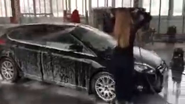Мадам Жу и автомойка или Сильная и независимая смотреть онлайн