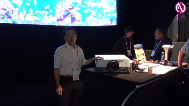 Sony: лазерный 3LCD-проектор VPL-FHZ700L