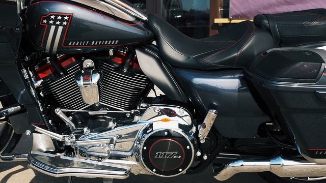 Обзор на CVO™ ROAD GLIDE® смотреть онлайн