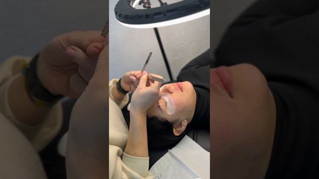 Мокрый эффект / Wet lashes volume #volumelashes #наращиваниересниц смотреть онлайн