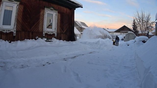 Уборка снега снегоуборочной машиной смотреть онлайн