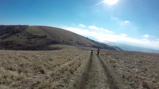 На эндуро мотоциклах по горам Геленджика смотреть онлайн