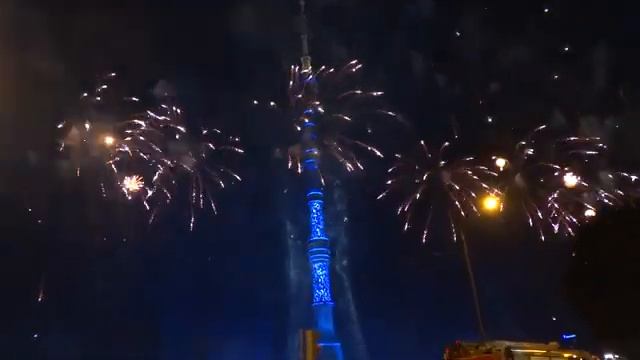Невероятный Салют с Останкинской телебашни на открытии "Круг света" в Останкино смотреть онлайн