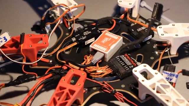 Пошаговая сборка гексакоптера DJI F550 FLAMEWHEEL на контроллере NAZA. смотреть онлайн